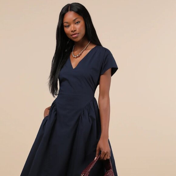 Lulu's Navy Modern Concept Navy Short Sleeve V-Neck Midi Dress With Pockets - Picture 1 of 4